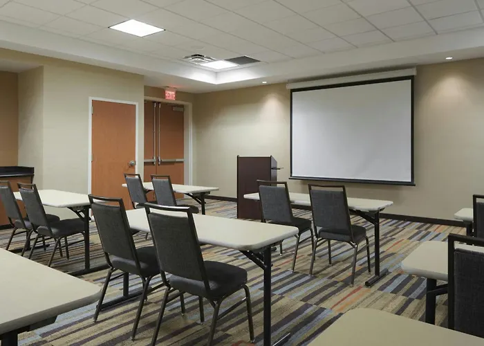 Fairfield Inn & Suites Louisville East