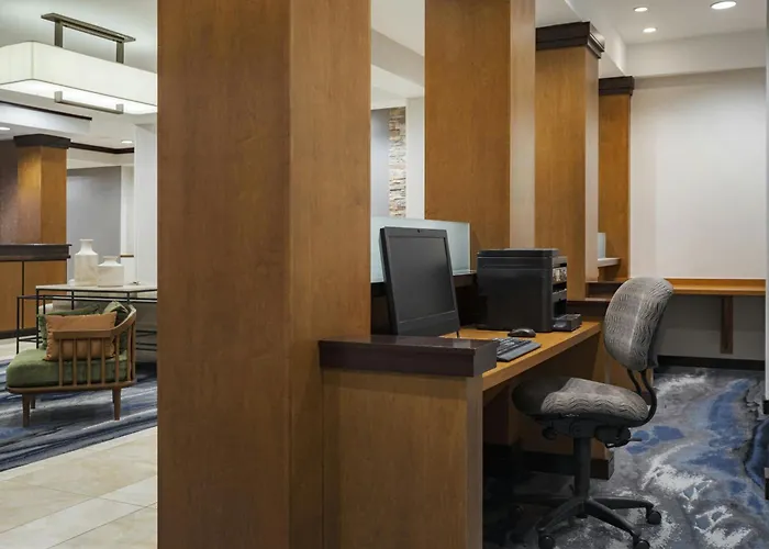 Fairfield Inn & Suites Louisville East