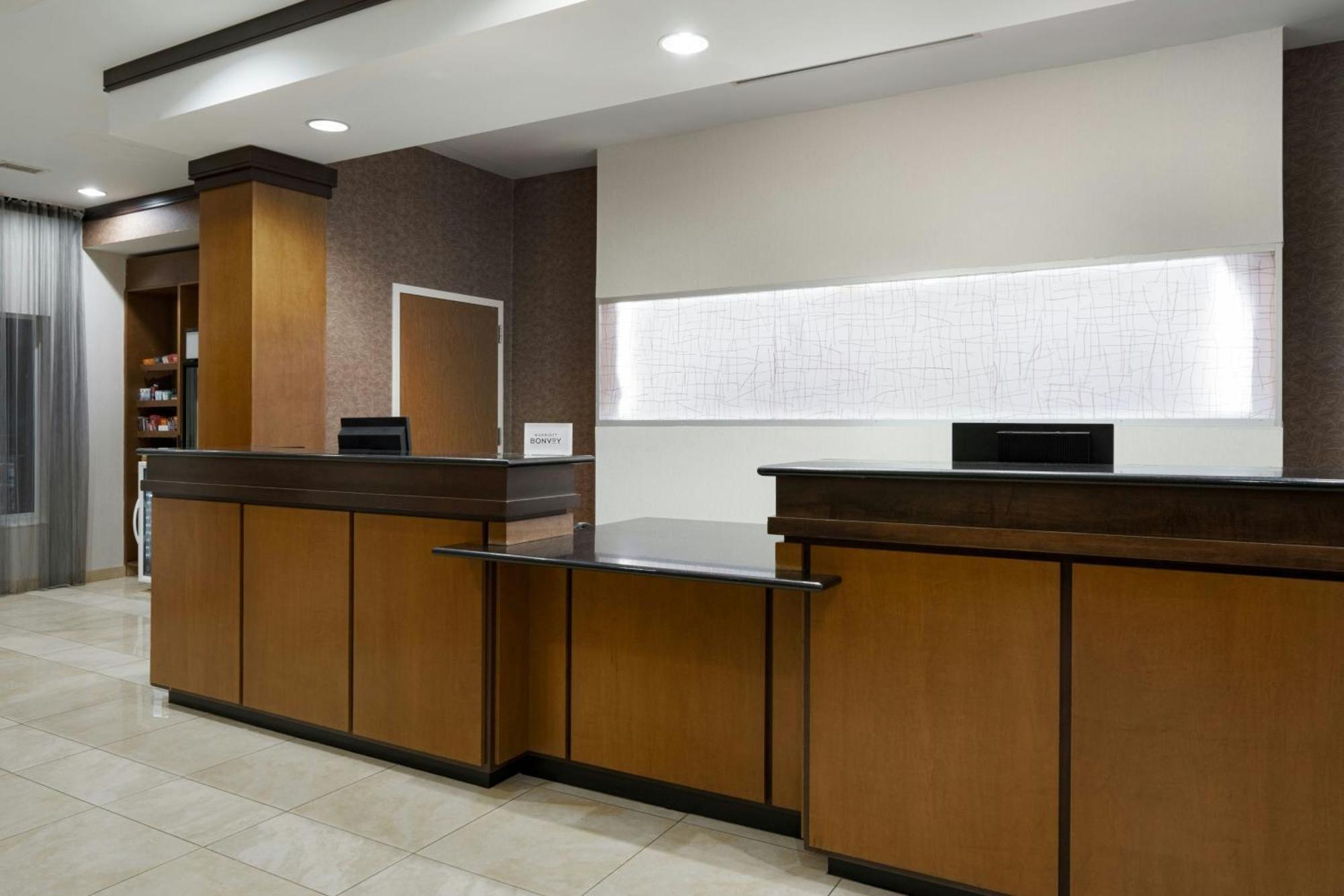 Fairfield & East Hotel 3*