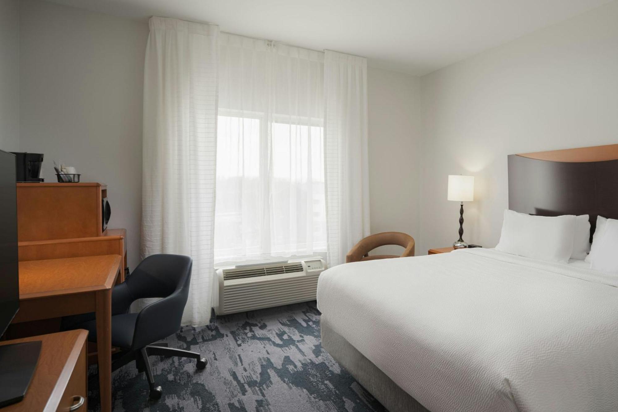 Hotel Fairfield & East Louisville