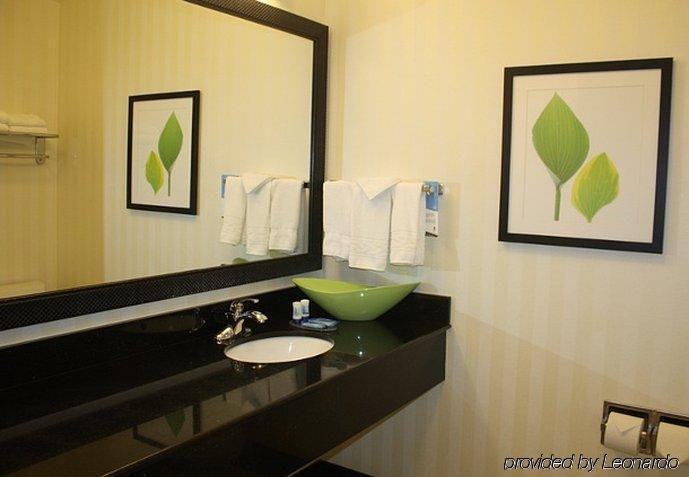 Fairfield & East Hotel 3*